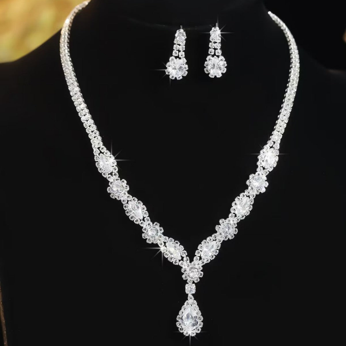 Necklace and earrings jewelry set